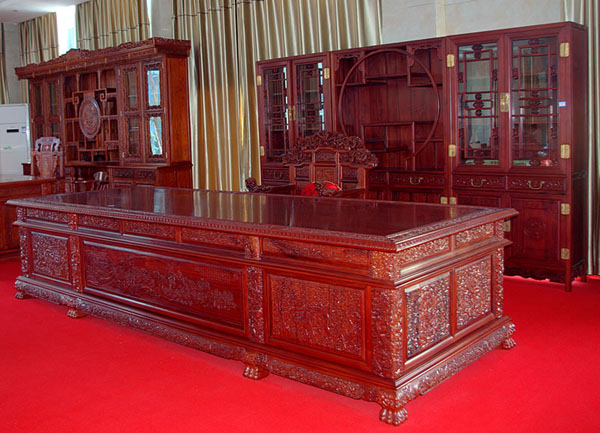 瑛丰红木家具 红酸枝的木性-中国古典家具网