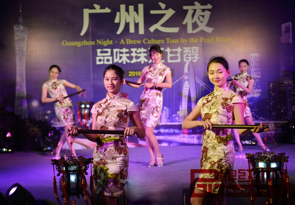红木宫灯亮相2016中国（广州）国际纪录片节“广州之夜”活动