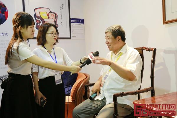 国家文物局原常务副局长张柏接受媒体采访