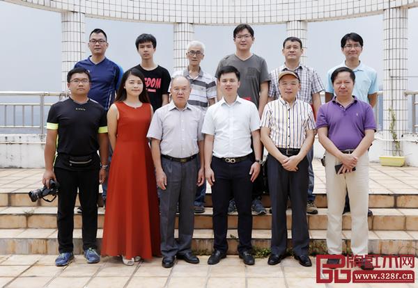 一众领导嘉宾及摄影爱好者合影留念