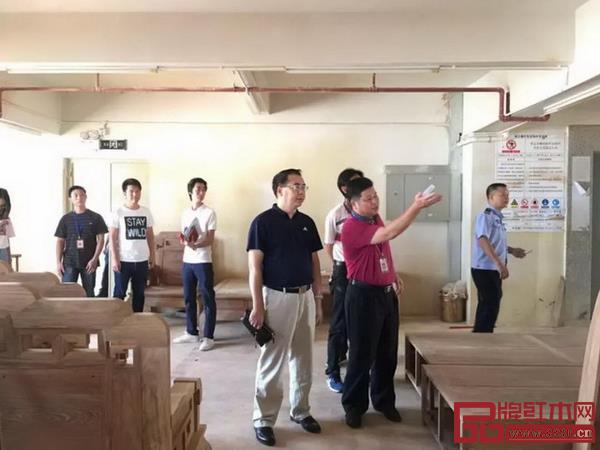 沙溪镇联合工作组节假日上门为红木家具企业复产进行联检验收 沙溪镇联合工作组节假日上门为红木家具企业复产进行联检验收