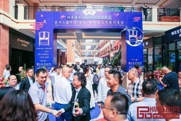  第十三届中国（乐从）红木家具展现场