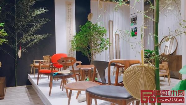 五花八门的空间展示让观展者目不暇接 五花八门的空间展示让观展者目不暇接