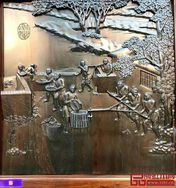 《中华耕织世纪大柜》耕作图中的“砻”画面 《中华耕织世纪大柜》耕作图中的“砻”画面