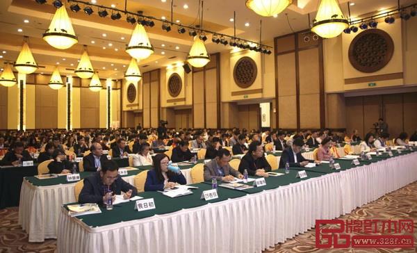 广东省家具协会第十七届广东省家具行业经济工作会议现场 广东省家具协会第十七届广东省家具行业经济工作会议现场