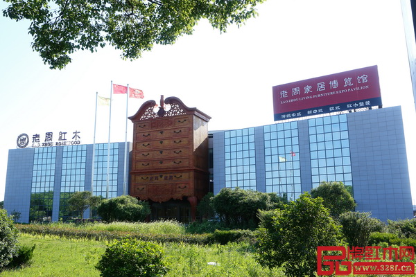老周家居总部博览馆位于上海市金山区山阳镇亭卫公路1909号
