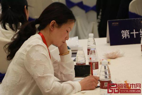 邵龙导师为汉府家具经销商带来一场主题为“专卖店赢利思维”的培训课 邵龙导师为汉府家具经销商带来一场主题为“专卖店赢利思维”的培训课
