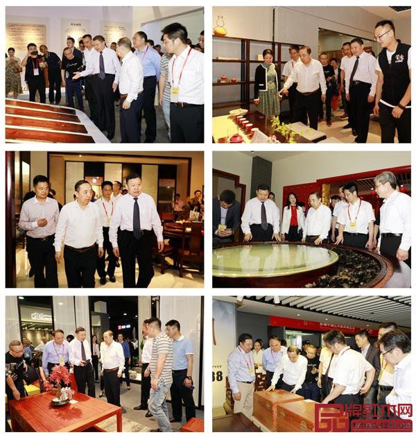 杨志明部长、徐祥楠理事长、姚激扬市长等领导一行在开幕式后参观各参展企业,与企业负责人进行了深入交流 杨志明部长、徐祥楠理事长、姚激扬市长等领导一行在开幕式后参观各参展企业,与企业负责人进行了深入交流