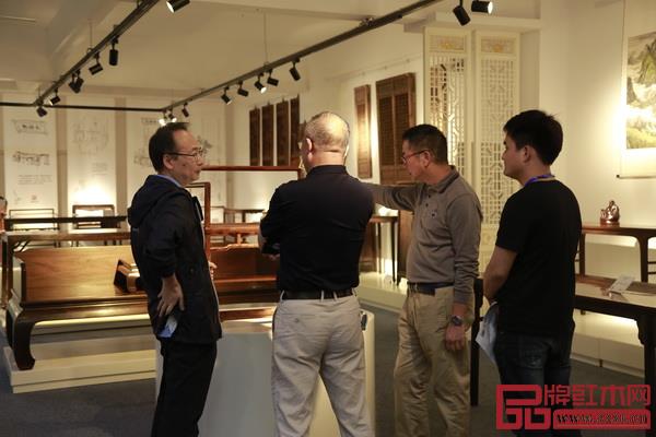 鲁班木艺文化雅集的圆满举行,让明式家具爱好者感受到明式家具的魅力 鲁班木艺文化雅集的圆满举行,让明式家具爱好者感受到明式家具的魅力