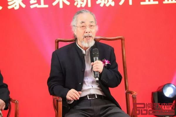 濮安国在论坛上讲述红木文化 濮安国在论坛上讲述红木文化