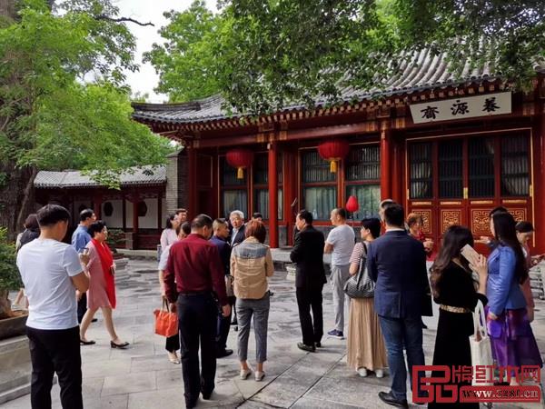红宝轩百宝嵌家具鉴赏会现场 红宝轩百宝嵌家具鉴赏会现场