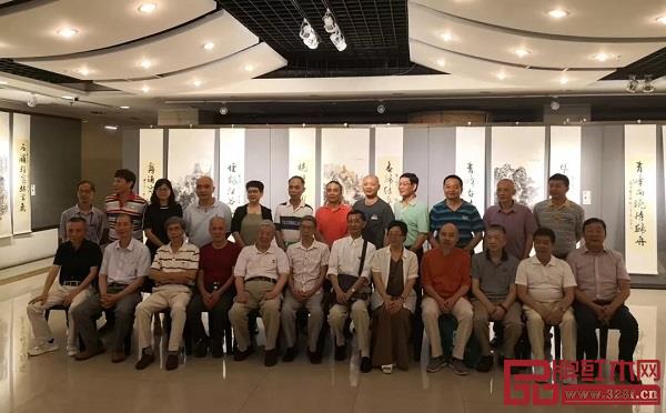 中堂对联诗书画展嘉宾大合影 中堂对联诗书画展嘉宾大合影