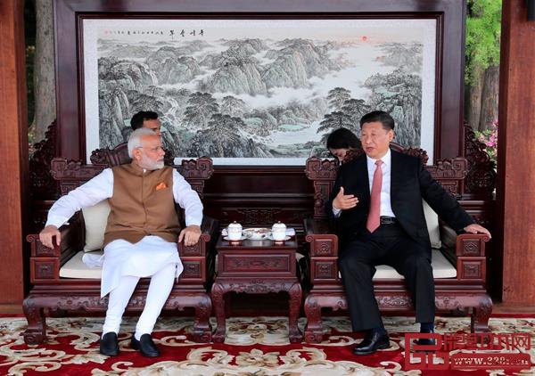 2018年雅典红木为国家主席习近平和印度总理莫迪在湖北省武汉市举行非正式会晤提供沙发座椅