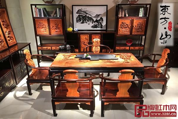 良辰轩红木参评产品《东方·山水》茶台，先进的深雕工艺和独特的分色设计，极具收藏价值