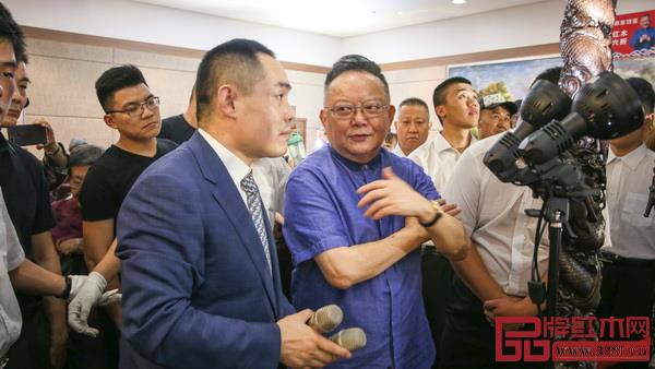 王刚老师点评活动现场精品家具 王刚老师点评活动现场精品家具