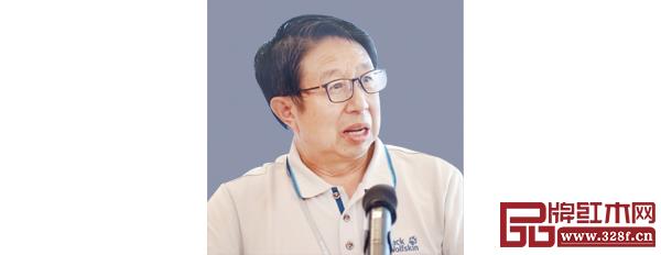  中国工艺美术大师王国利