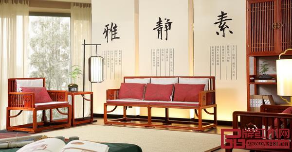   如国寿红木的新明式品牌世外桃源，针对小户型住宅的一般是”轻量级“产品