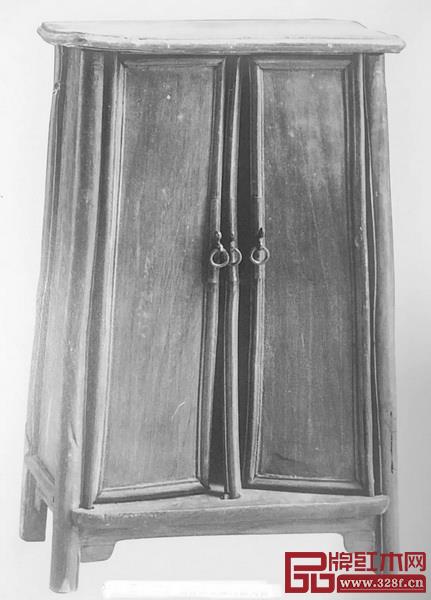 图15明潘允徵墓葬中出土的一对圆角柜明器 