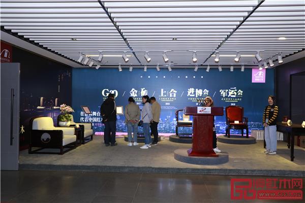 东阳市明堂红木家俱有限公司精彩亮相.jpg 东阳市明堂红木家俱有限公司精彩亮相.jpg
