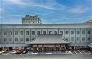 文化遗产的新生：李忠信红木让千年工艺穿透时代年轮