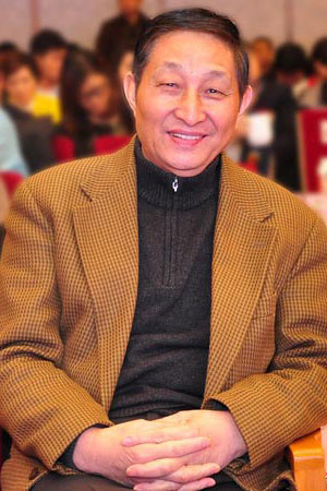 曹静楼 原故宫博物院文保科技部主任、全联艺术红木家具专委会专家顾问