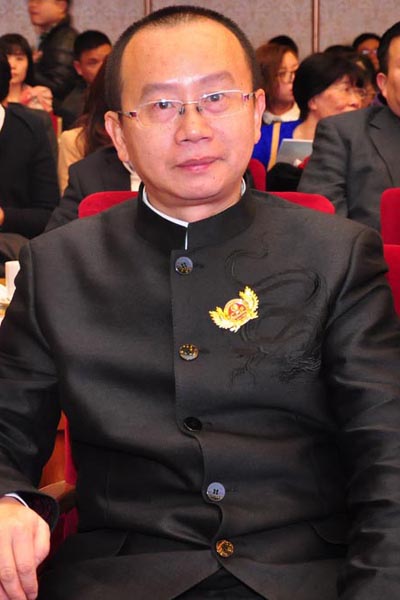 周京南 全联艺术红木家具专委会专家顾问、明清宫廷家具专家、故宫博物院研究员