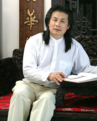 台山伍氏兴隆明式家具艺术有限公司董事长伍炳亮