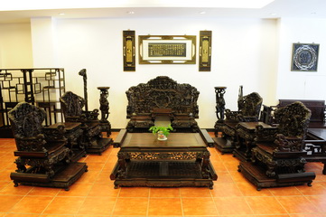 条纹乌木红楼梦沙发（凤鸣岐山）