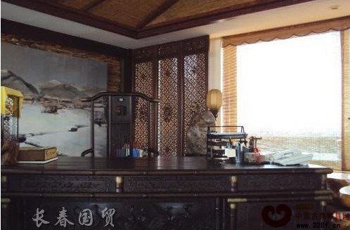 赵本山私人办公室曝光 布置豪华古香古色