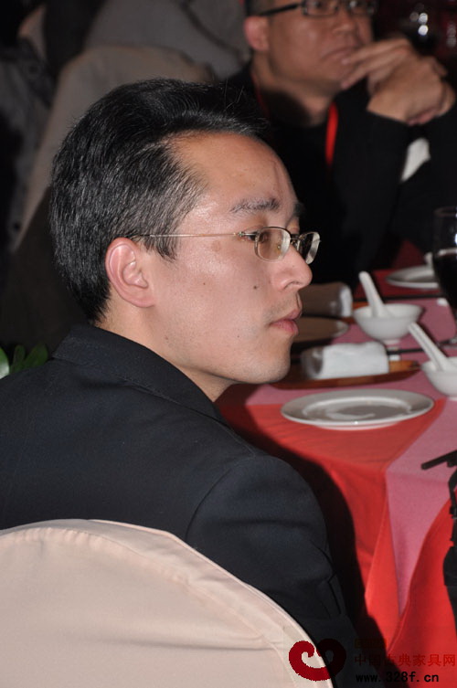 东阳红木家具市场副总经理罗贤华