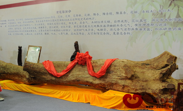 阳光网：中式家具名家具展上放异彩