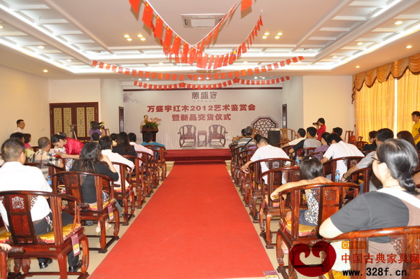 万盛宇红木：50套大红酸枝圈椅，惊于奇胜于质