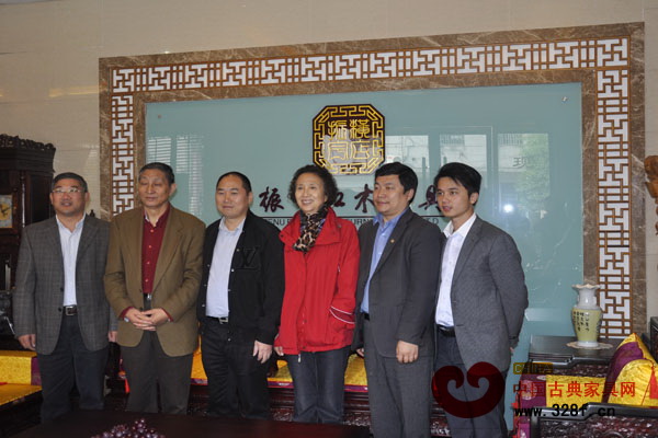 振宇红木：高标准严要求规范化生产