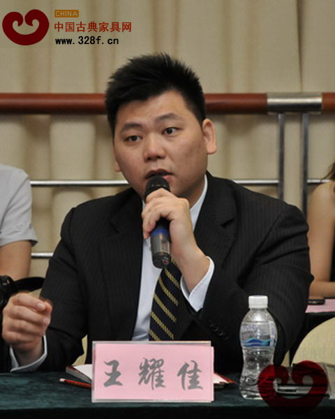 东莞国寿红木营销总监王耀佳：现在的红木展是一种“嘉年华”