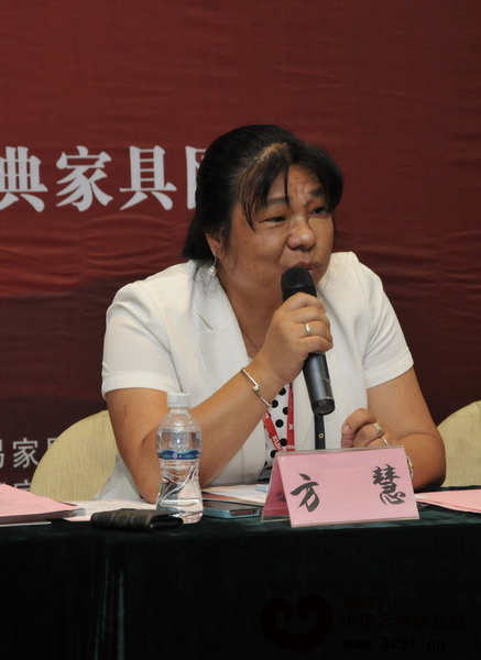 东莞名家具俱乐部秘书长方慧女士致辞