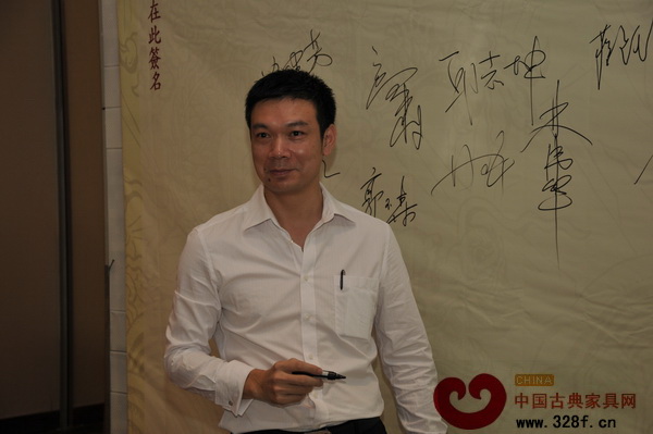 广州市番禺永华家具有限公司副总经理邱志坤