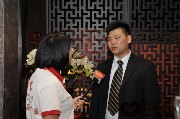 中国古典家具网记者采访东莞国寿红木营销总监王耀佳