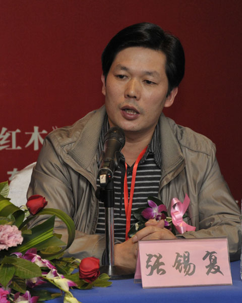 中山东成红木董事长张锡复