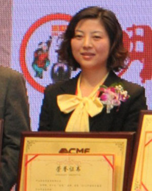 中山东成红木营销总监饶颖