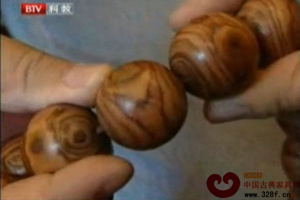 挑海南黄花梨的窍门（视频）