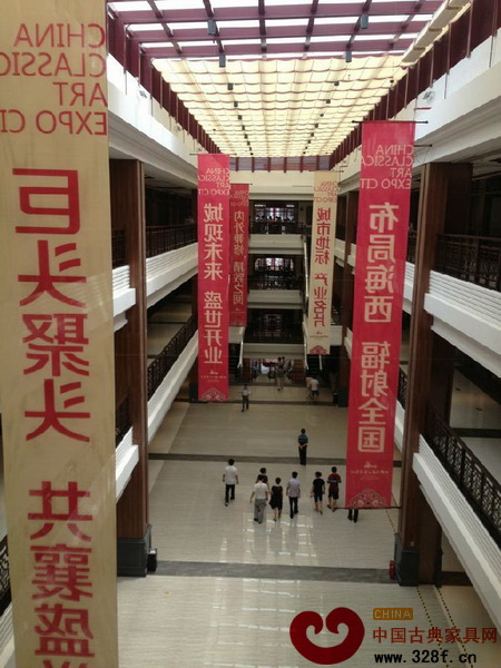中国古典工艺博览城一号楼昨日开业