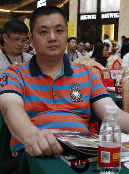 志成红木董事长李正伦