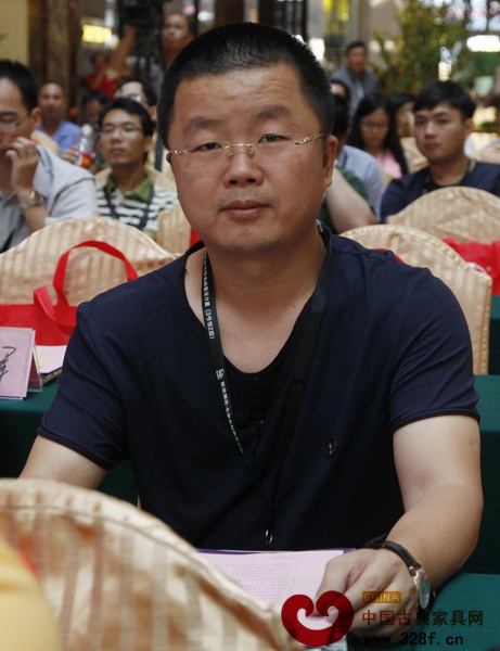 钰品红红木董事长吴国平