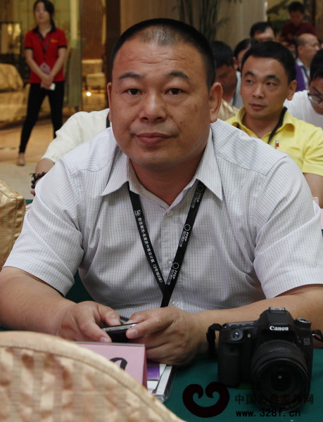 万家宜董事长吴明月