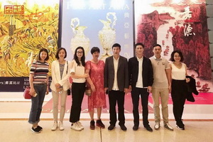 区氏臻品：如何参观一场黄花梨家具展？
