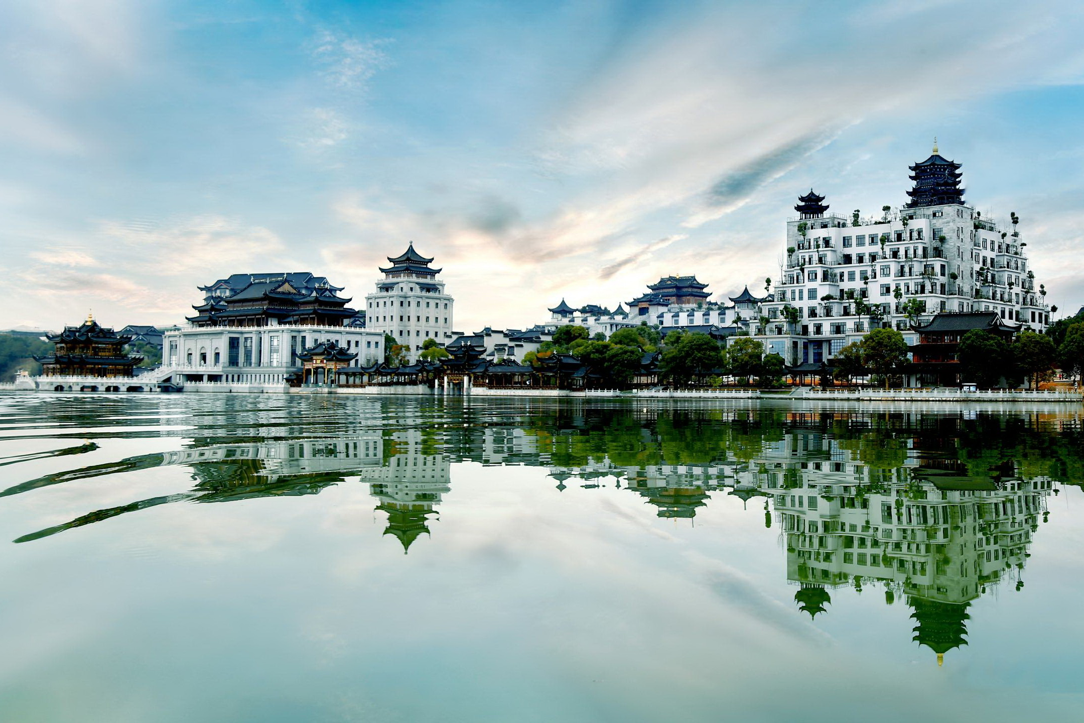 龙天红木小镇金樟溪：我们要做的是传承