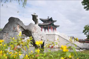 横马奖牌免费刻字，明堂红木提供专属定制服务