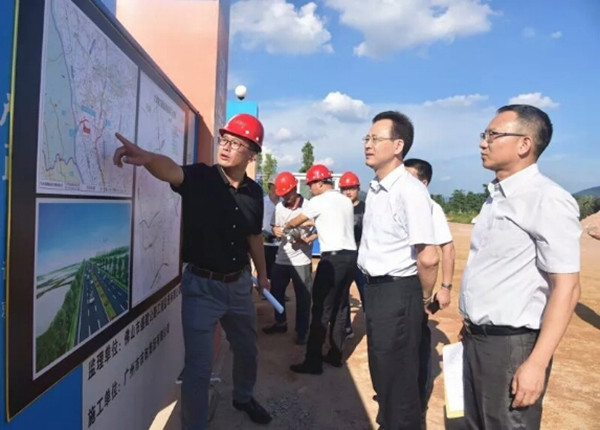 中山市委常委、常务副市长杨文龙深入大涌走访调研