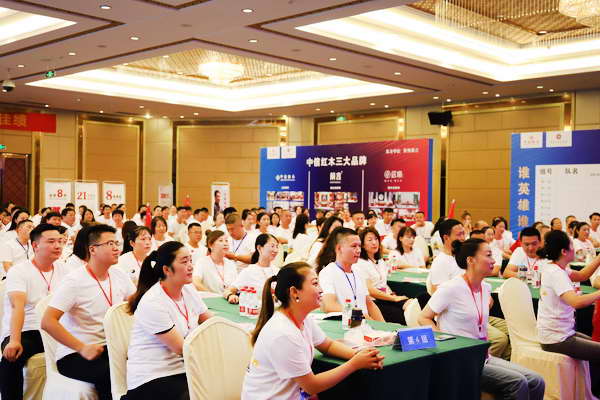 资深媒体人林伟华走访东阳红木产区手记：以浙商精神创新开拓市场