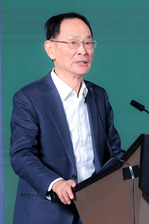 潘震宙 原国家文化部副部长、中国国家博物馆首任馆长